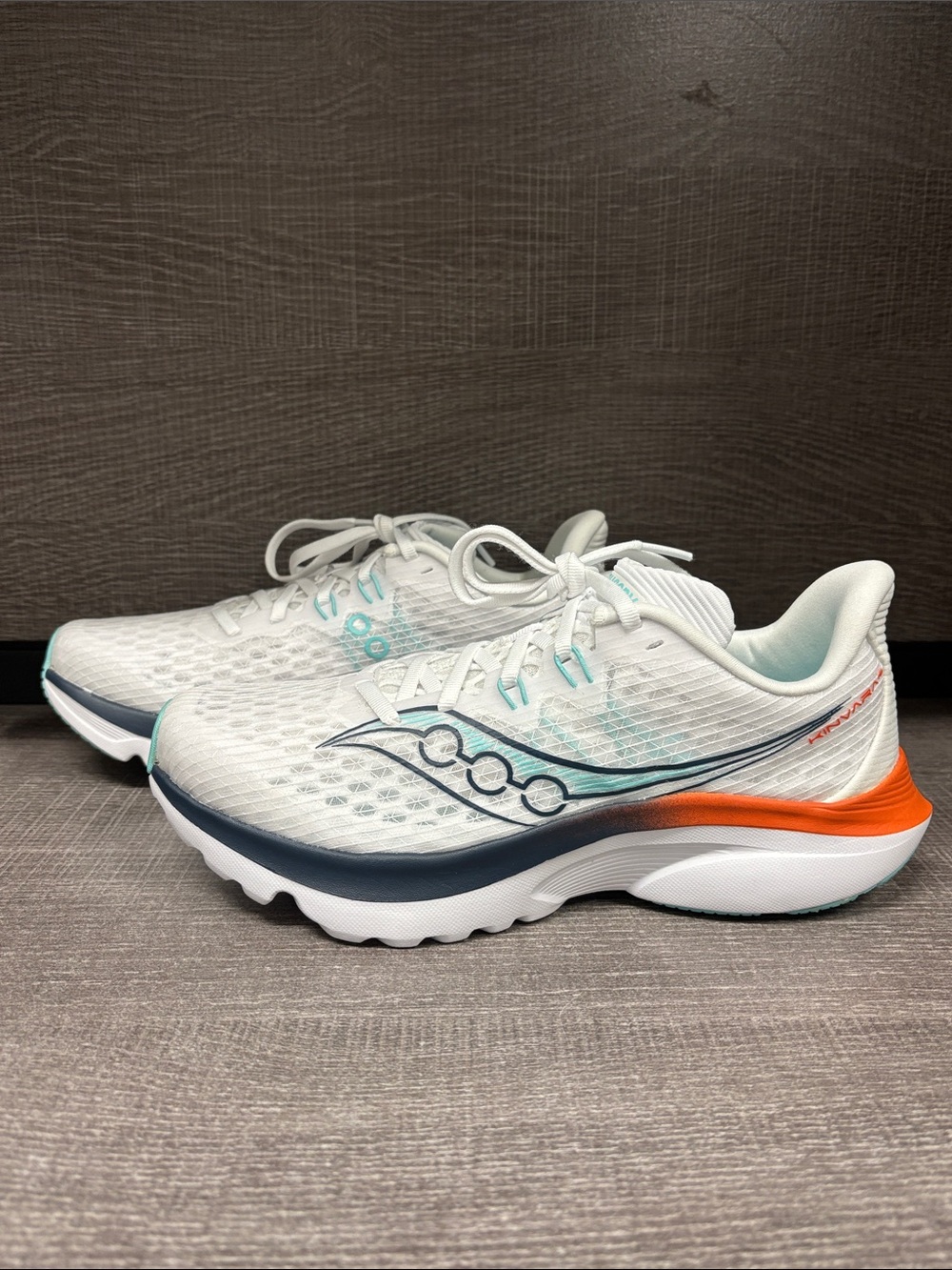 Women's Saucony Kinvara 16 Running & Training Shoes (White/Navy) - Size 8.5